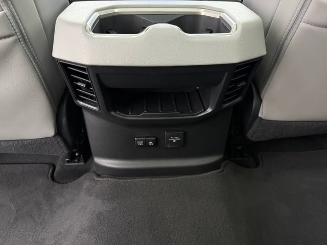 Used 2024 Toyota Tundra Limited AWD/4WD image 33