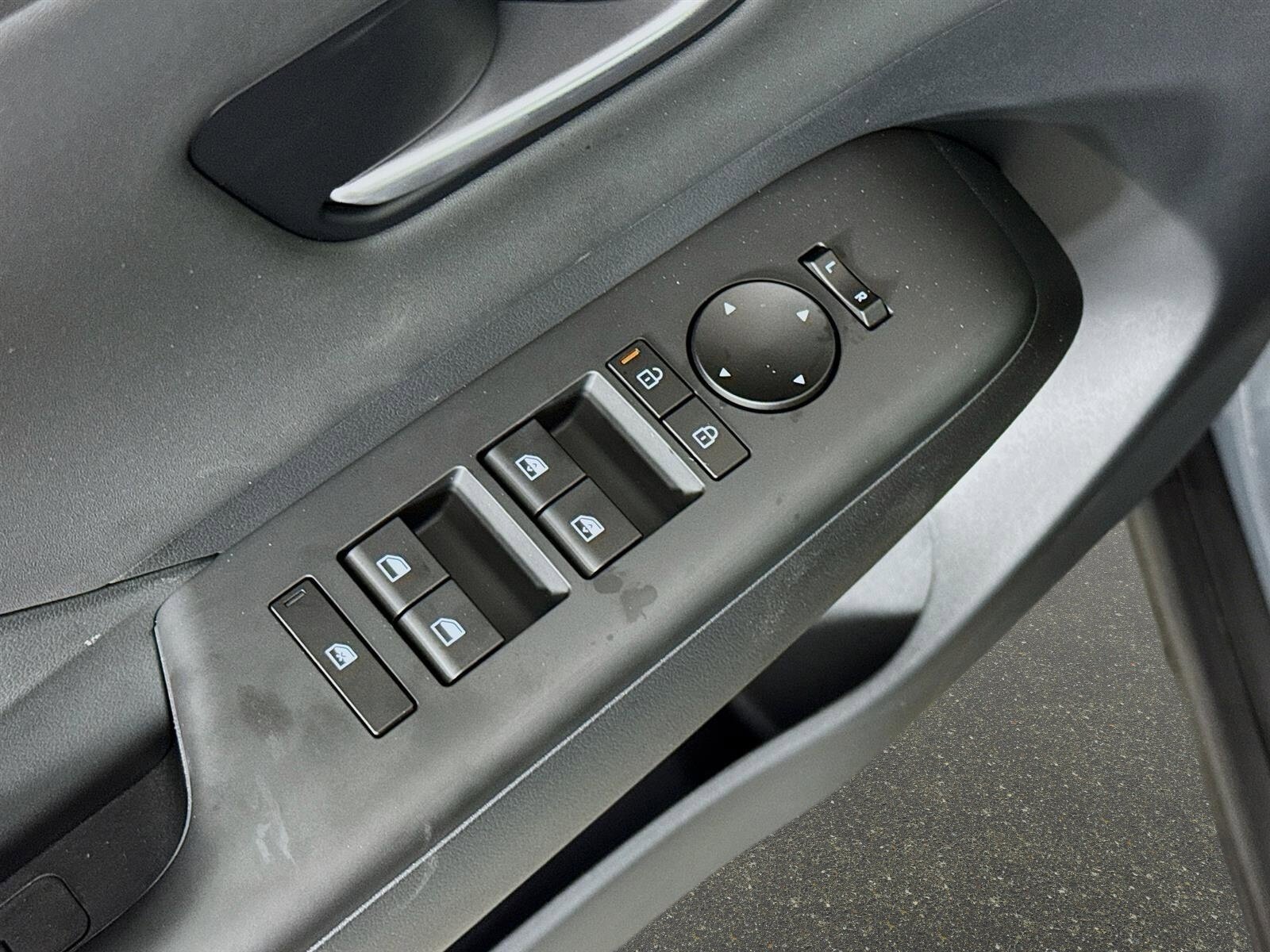 New 2026 Hyundai Kona SEL Premium FWD image 18