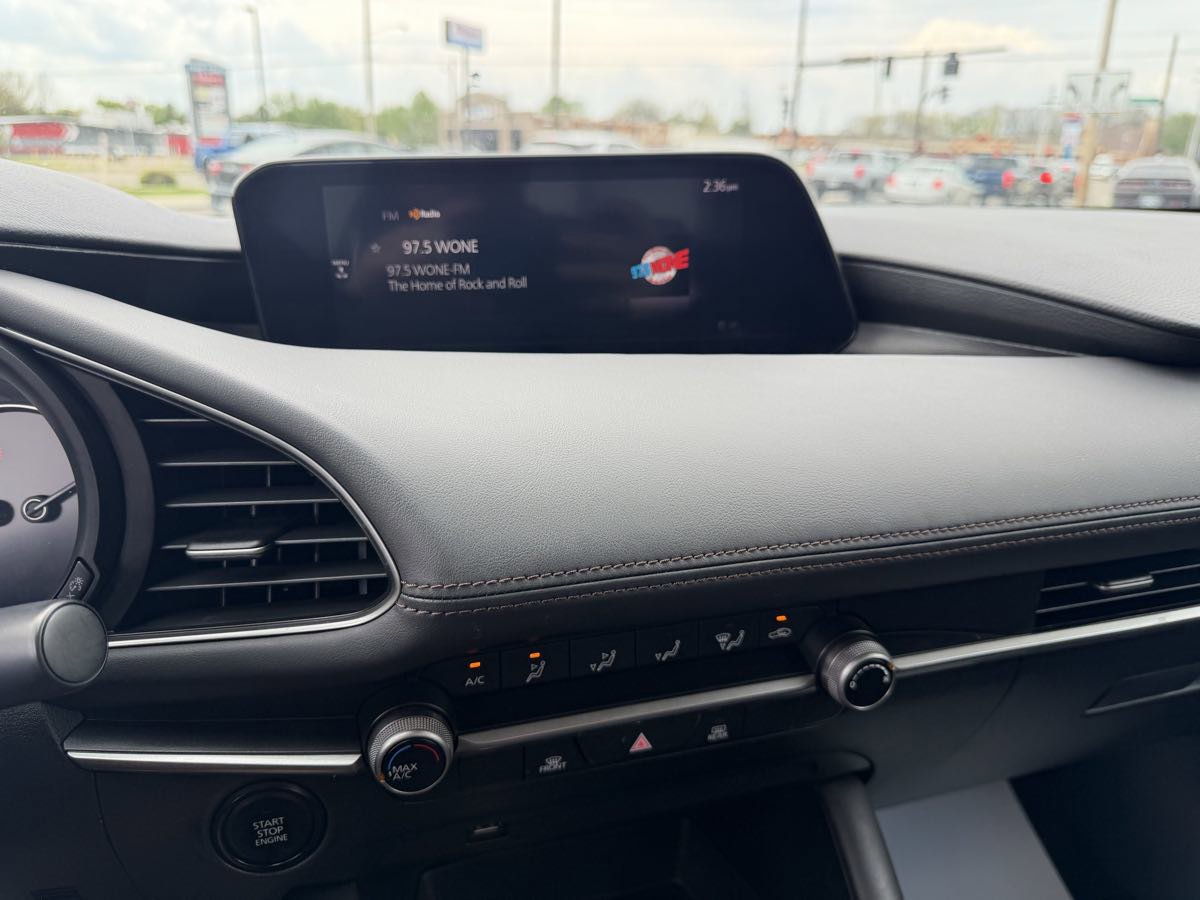 Used 2020 MAZDA MAZDA3 Sedan FWD image 22