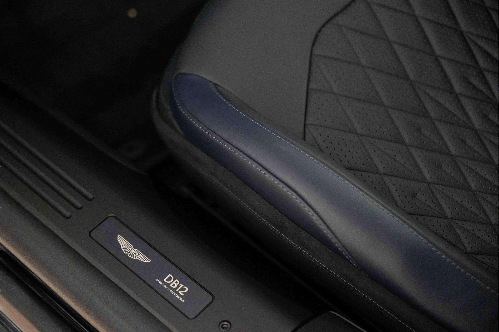 Used 2025 Aston Martin DB12 Coupe RWD image 26