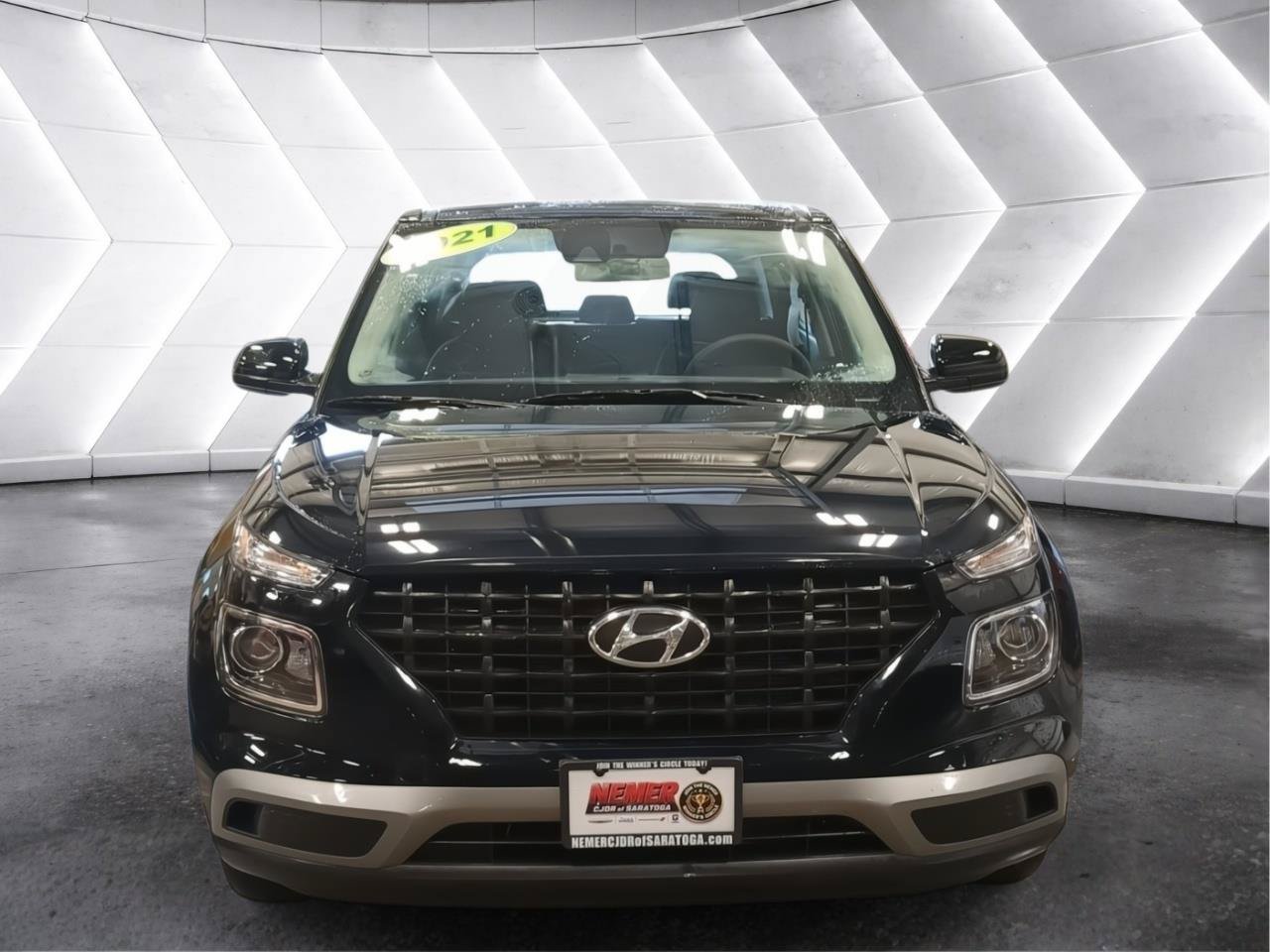 Used 2021 Hyundai Venue SE FWD image 3