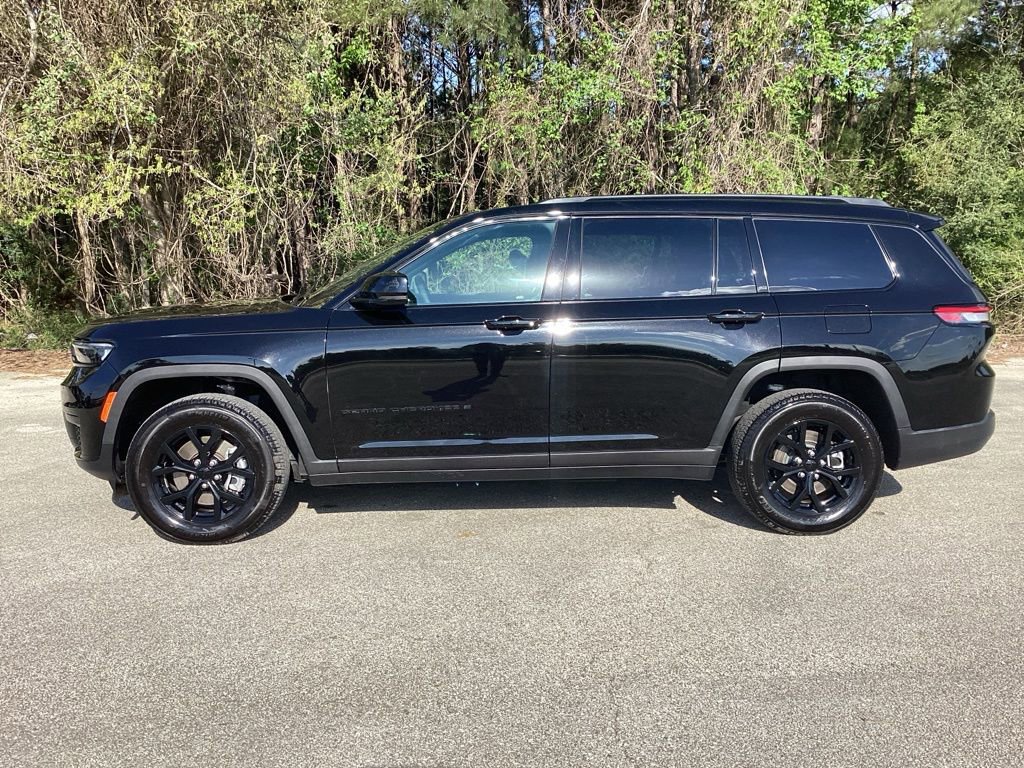 Used 2025 Jeep Grand Cherokee L Altitude image 6