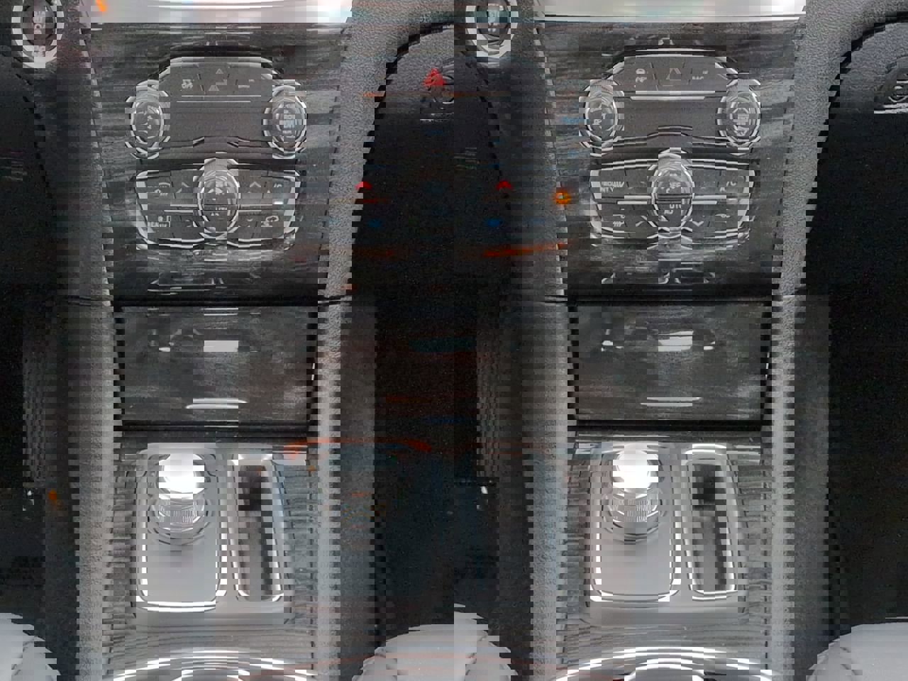 Used 2016 Chrysler 300 Limited w/ Driver Convenience Group image 17