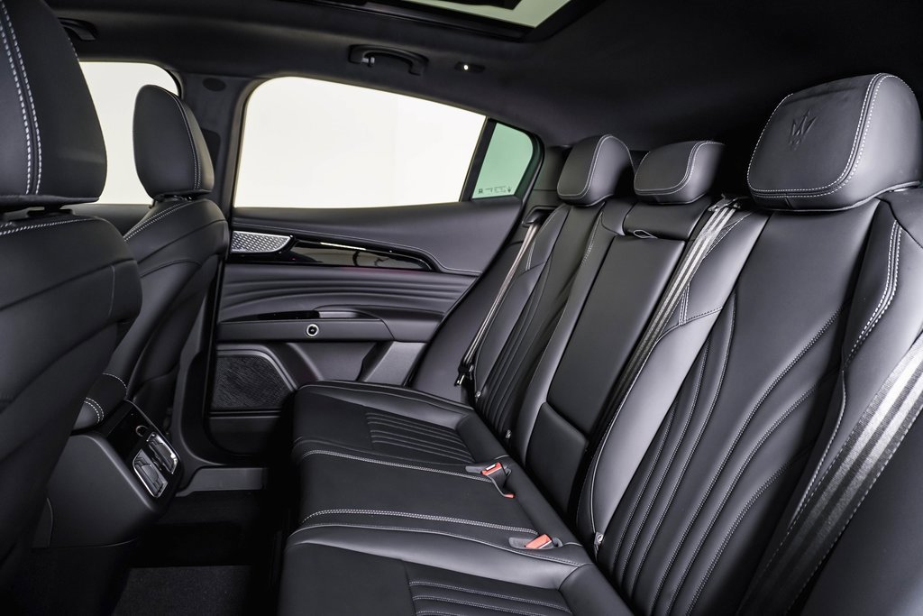 Used 2025 Maserati Grecale Modena image 17
