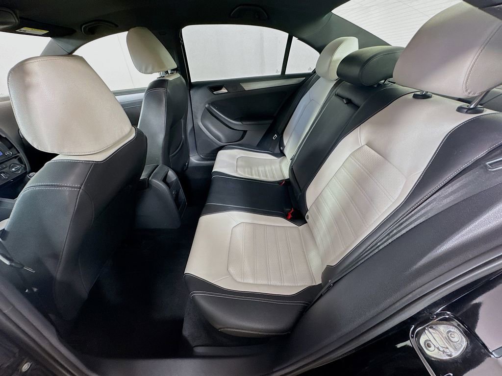 Used 2016 Volkswagen Jetta Sport image 28