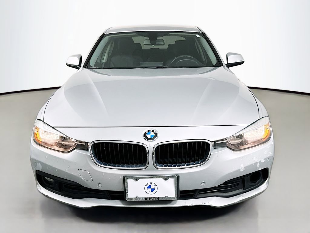 Used 2016 BMW 320i Sedan RWD image 2