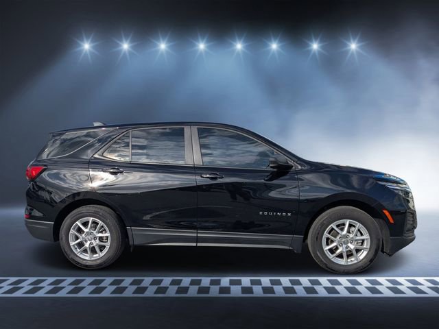 Used 2024 Chevrolet Equinox LS w/ Driver Confidence II Package image 2