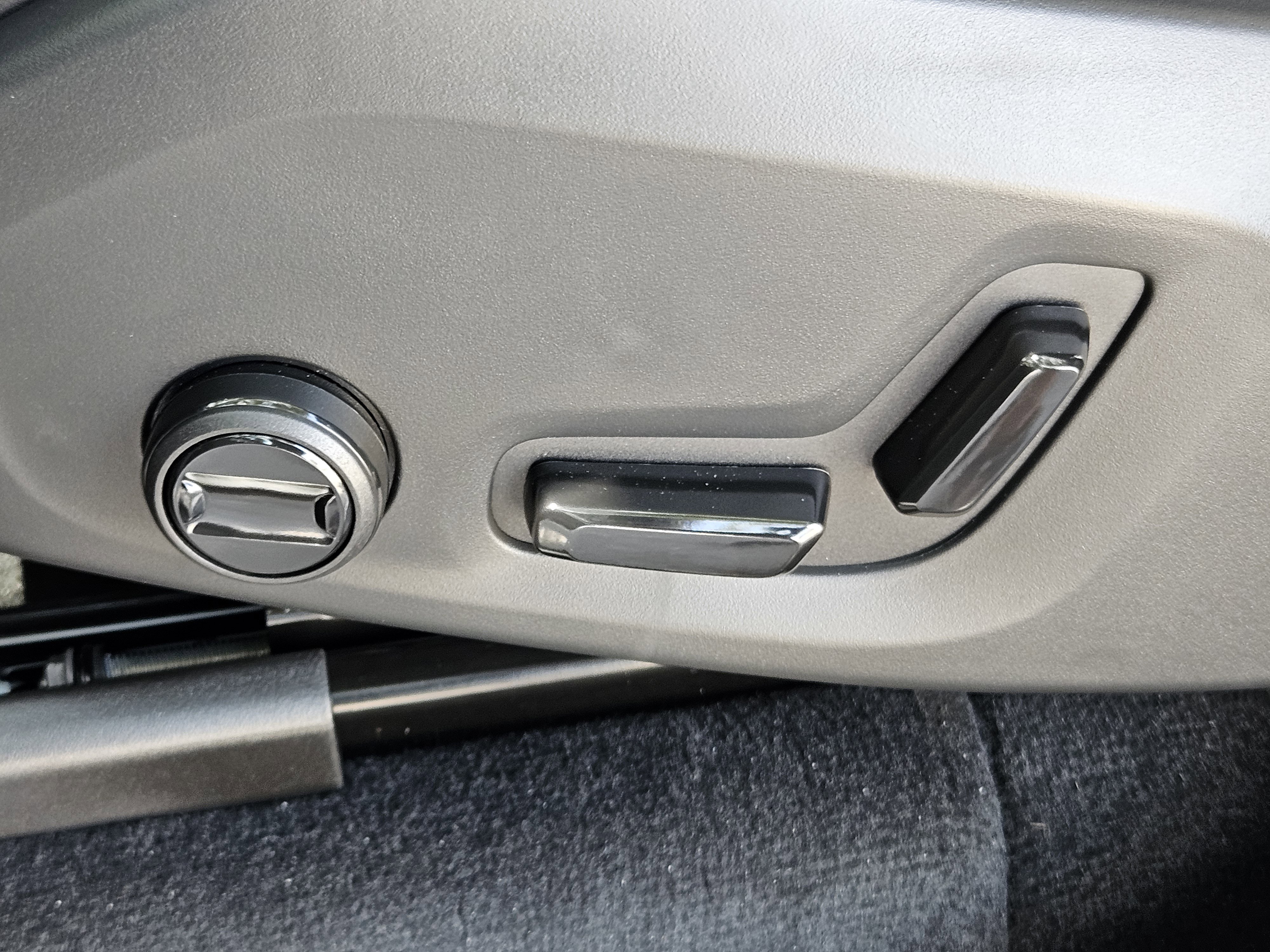 New 2026 Volvo XC90 B5 Core w/ Protection Package image 24