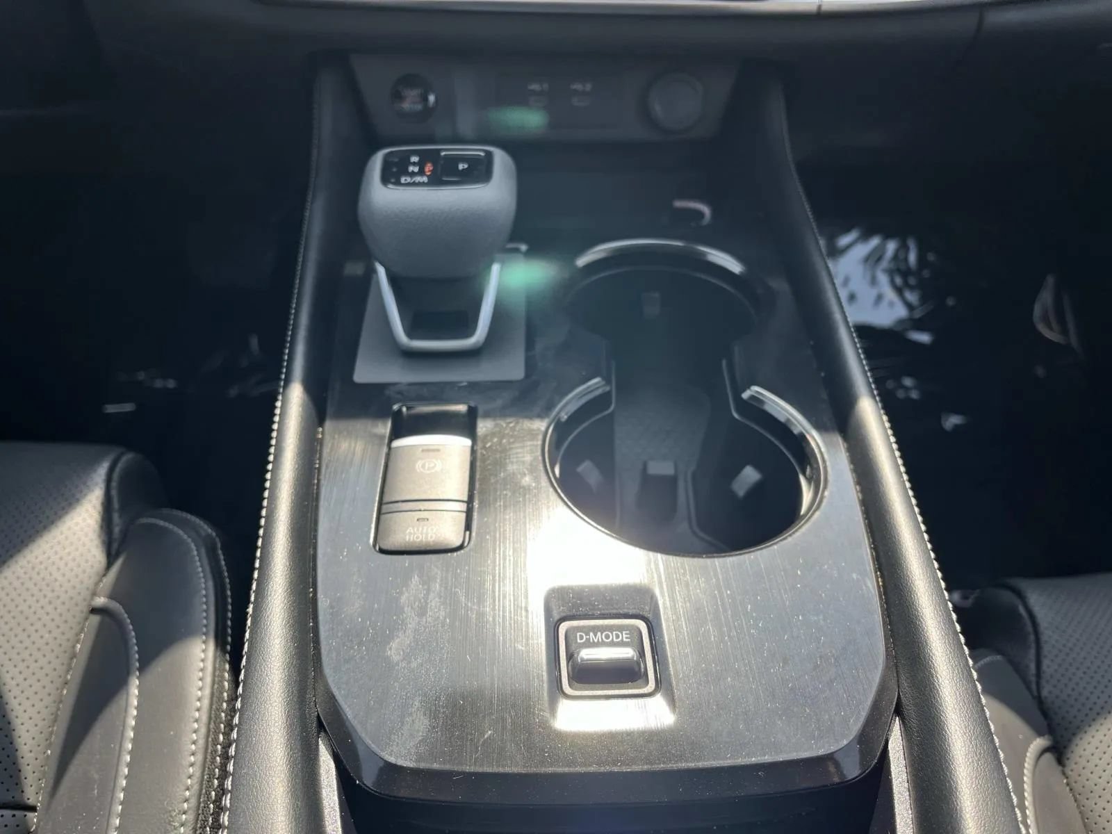 Used 2025 Nissan Rogue Platinum w/ Tech Package FWD image 16