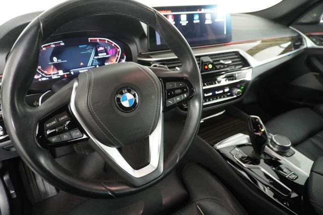 Used 2021 BMW 530i w/ Premium Package image 27
