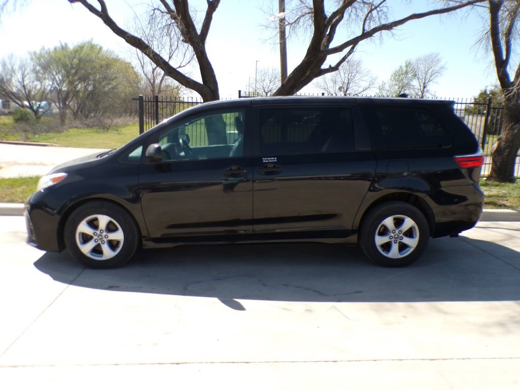 Used 2020 Toyota Sienna L image 5