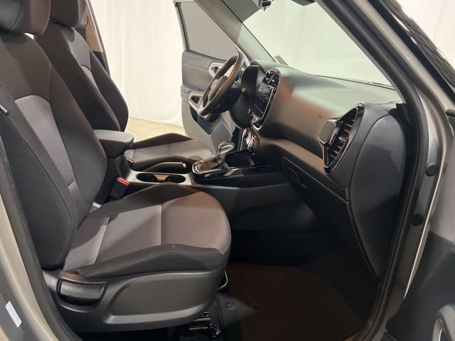 Used 2025 Kia Soul S image 24