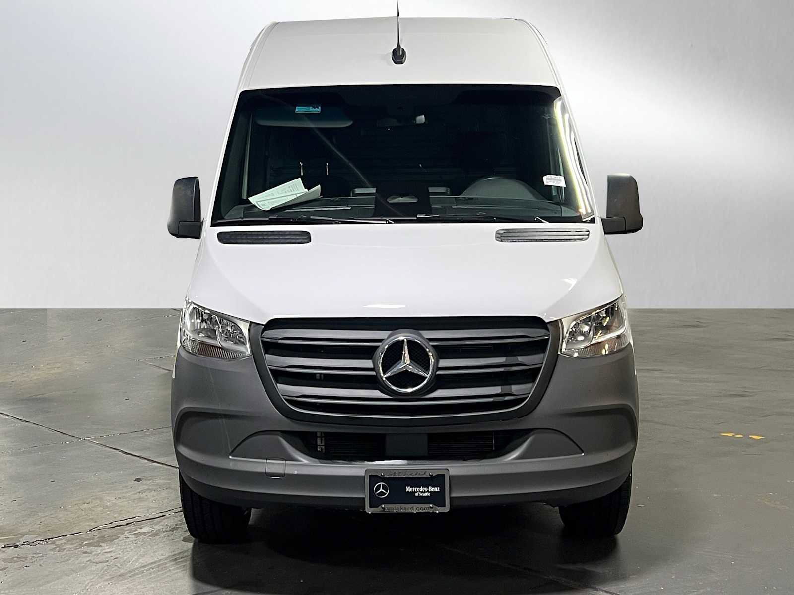 Used 2025 Mercedes-Benz Sprinter 2500 image 8
