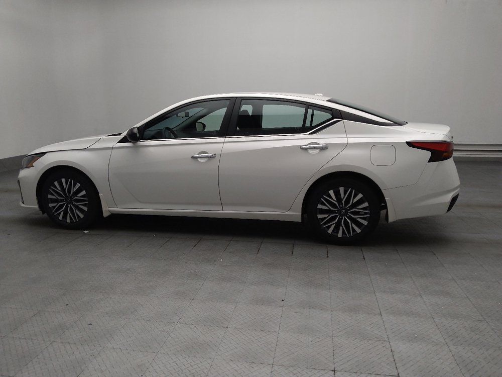 Used 2024 Nissan Altima 2.5 SV FWD image 3