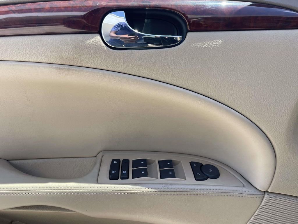 Used 2006 Buick Lucerne CXL w/ Driver Confidence Package FWD image 18