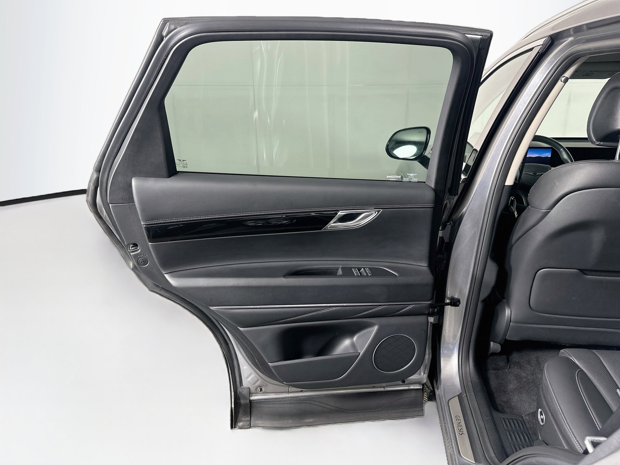 Used 2025 Genesis GV80 2.5T Standard AWD/4WD image 25