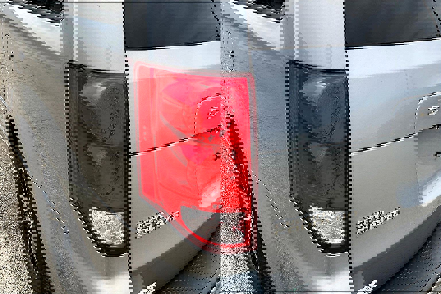 Used 2017 Dodge Grand Caravan SE image 28