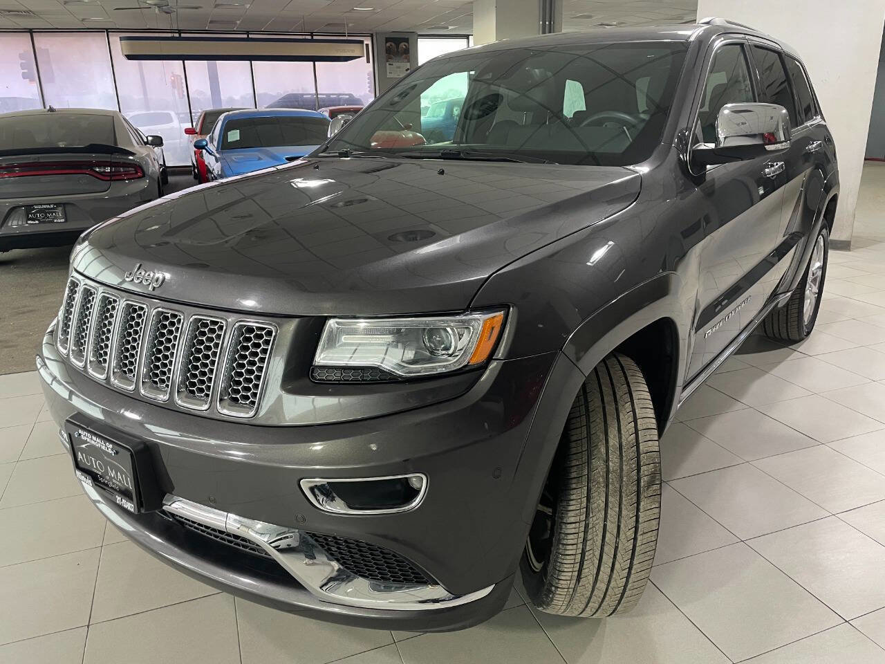 Used 2016 Jeep Grand Cherokee Summit AWD/4WD image 3