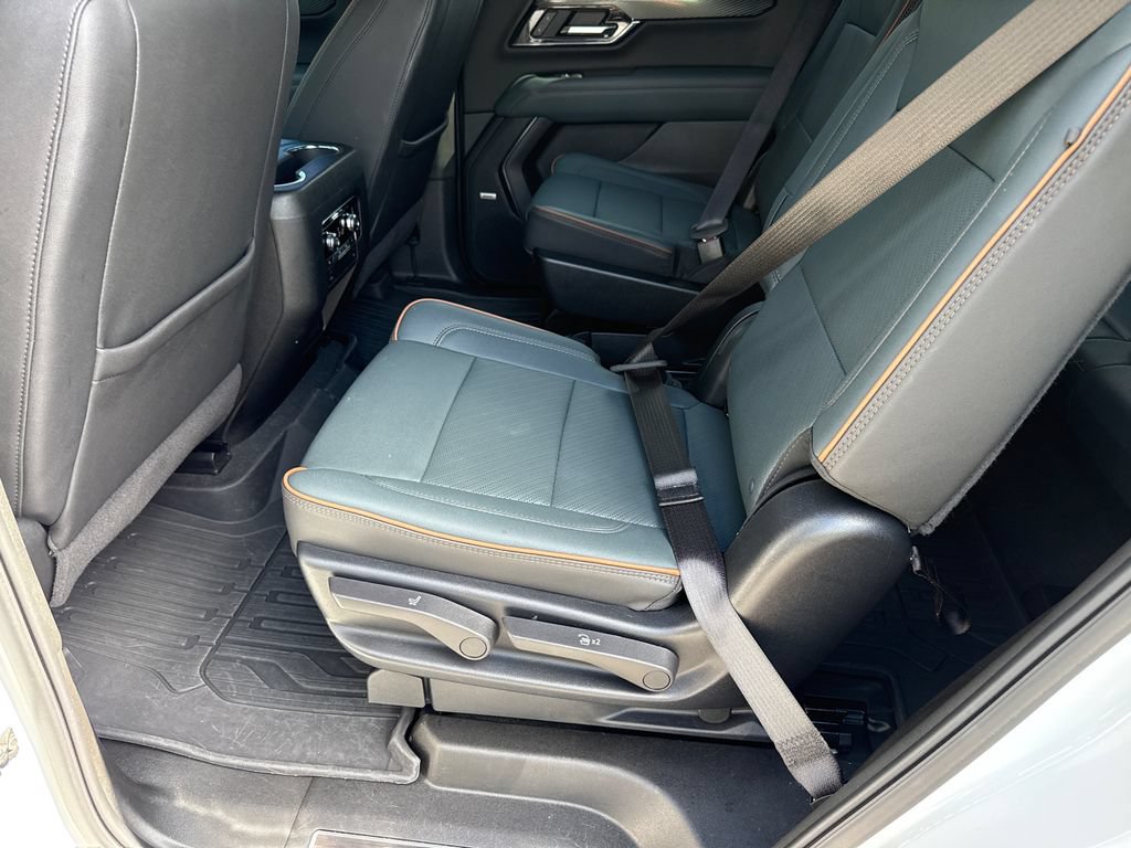 Used 2025 GMC Yukon AT4 AWD/4WD image 20