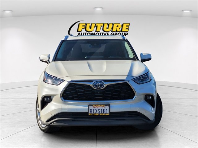 Used 2021 Toyota Highlander Limited image 2