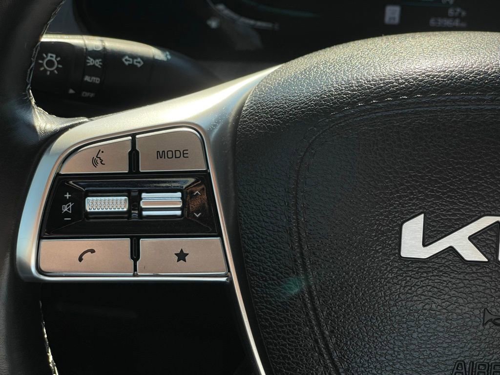 Used 2023 Kia Telluride EX w/ EX Captain's Chair Package image 15