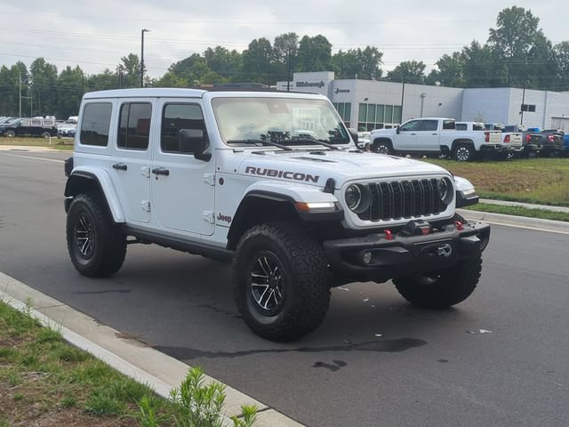 Used 2025 Jeep Wrangler Unlimited Rubicon AWD/4WD image 15