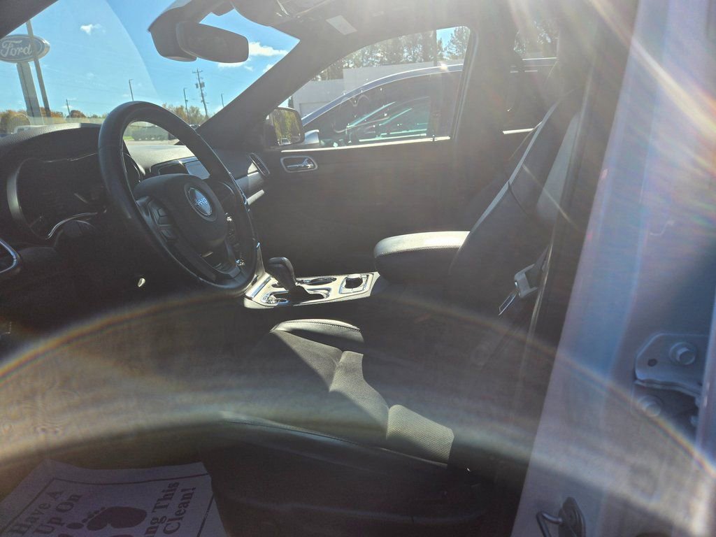 Used 2022 Jeep Grand Cherokee Laredo X image 7