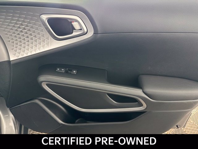 Certified 2025 Kia Soul LX FWD image 24