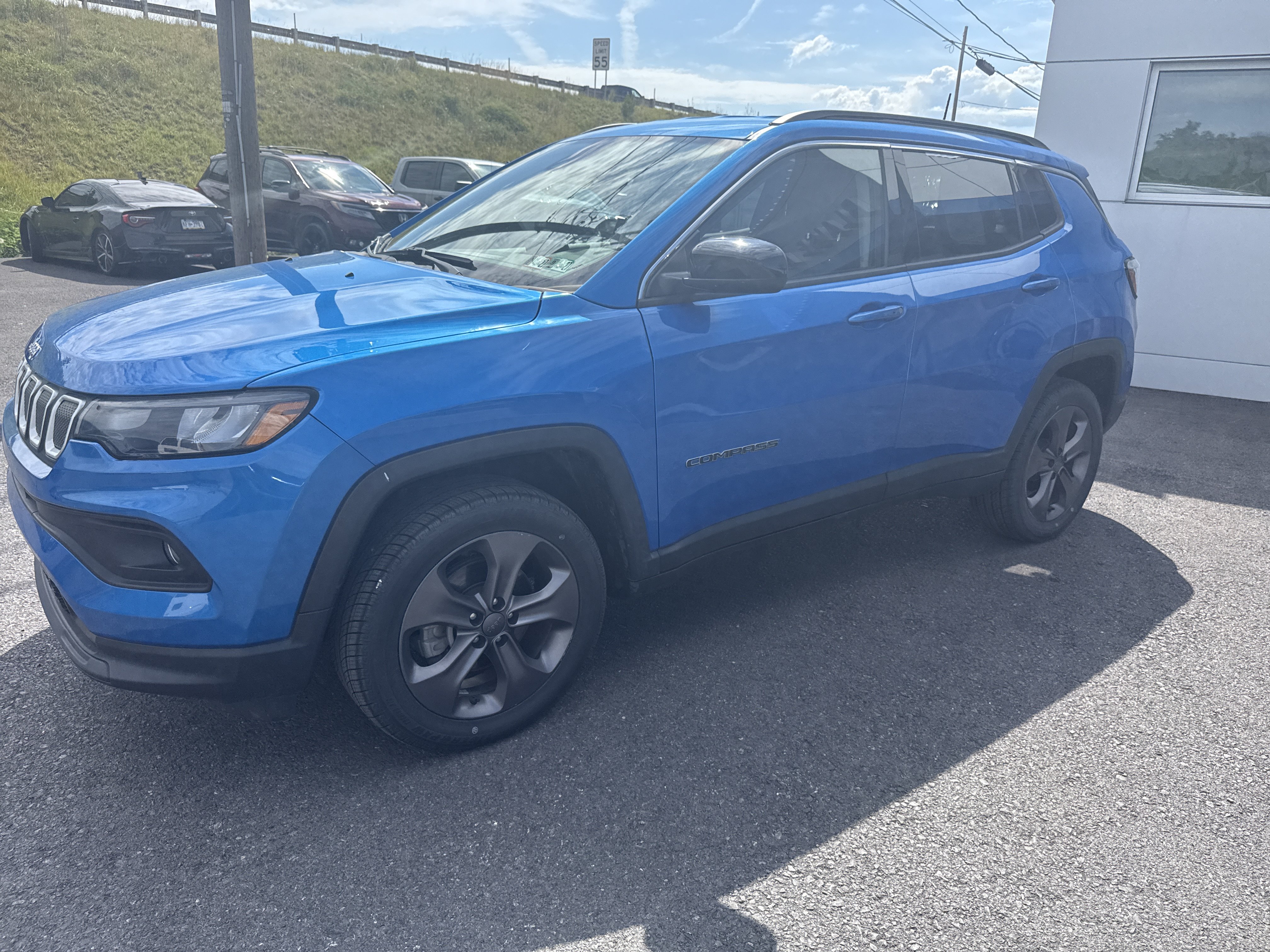 Used 2022 Jeep Compass Latitude AWD/4WD image 7