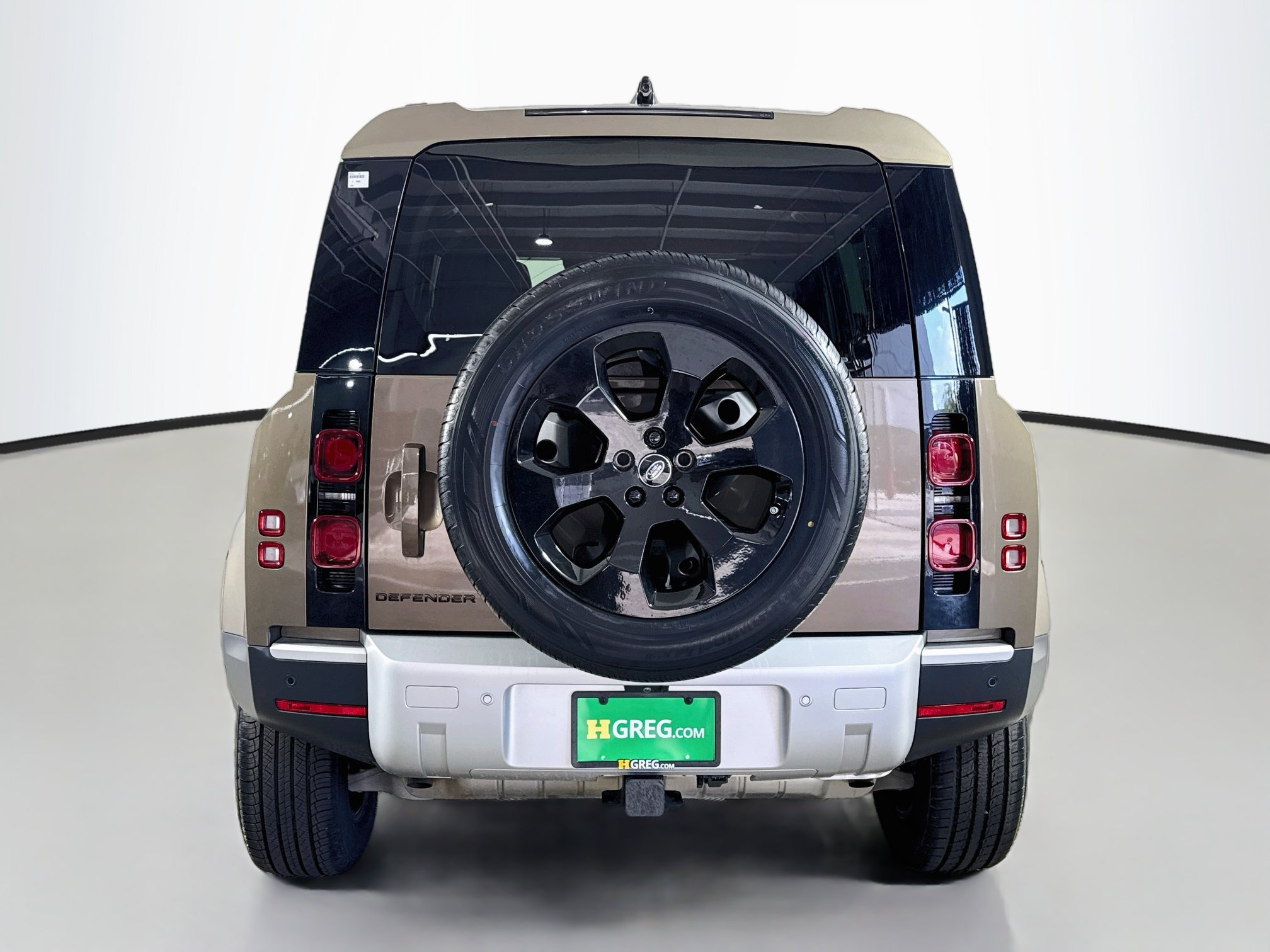 Used 2024 Land Rover Defender 110 S AWD/4WD image 8