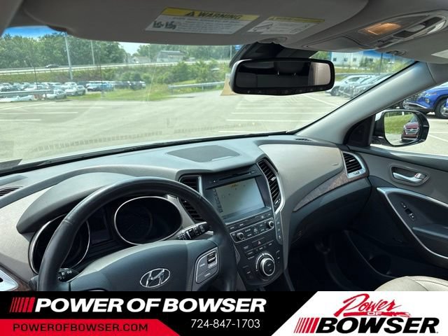 Used 2017 Hyundai Santa Fe AWD image 3