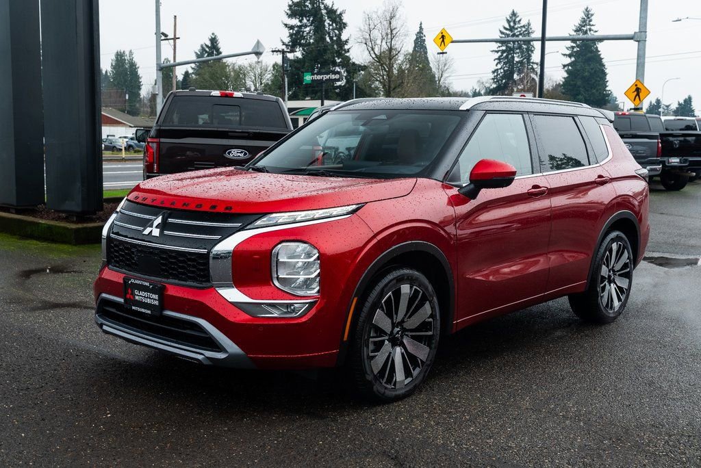 New 2026 Mitsubishi Outlander SEL image 3