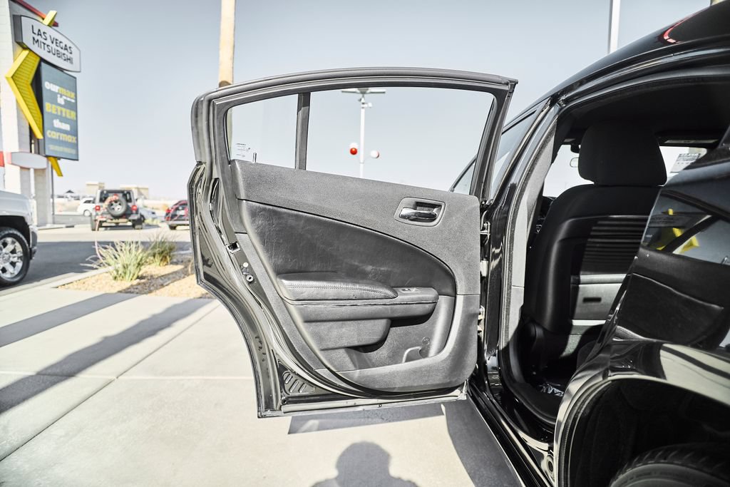 Used 2013 Dodge Charger SE RWD image 14