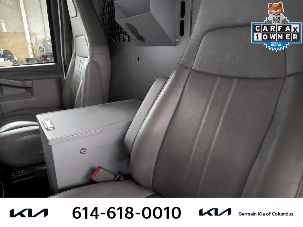 Used 2020 Chevrolet Express 3500 w/ Driver Convenience Package RWD image 18