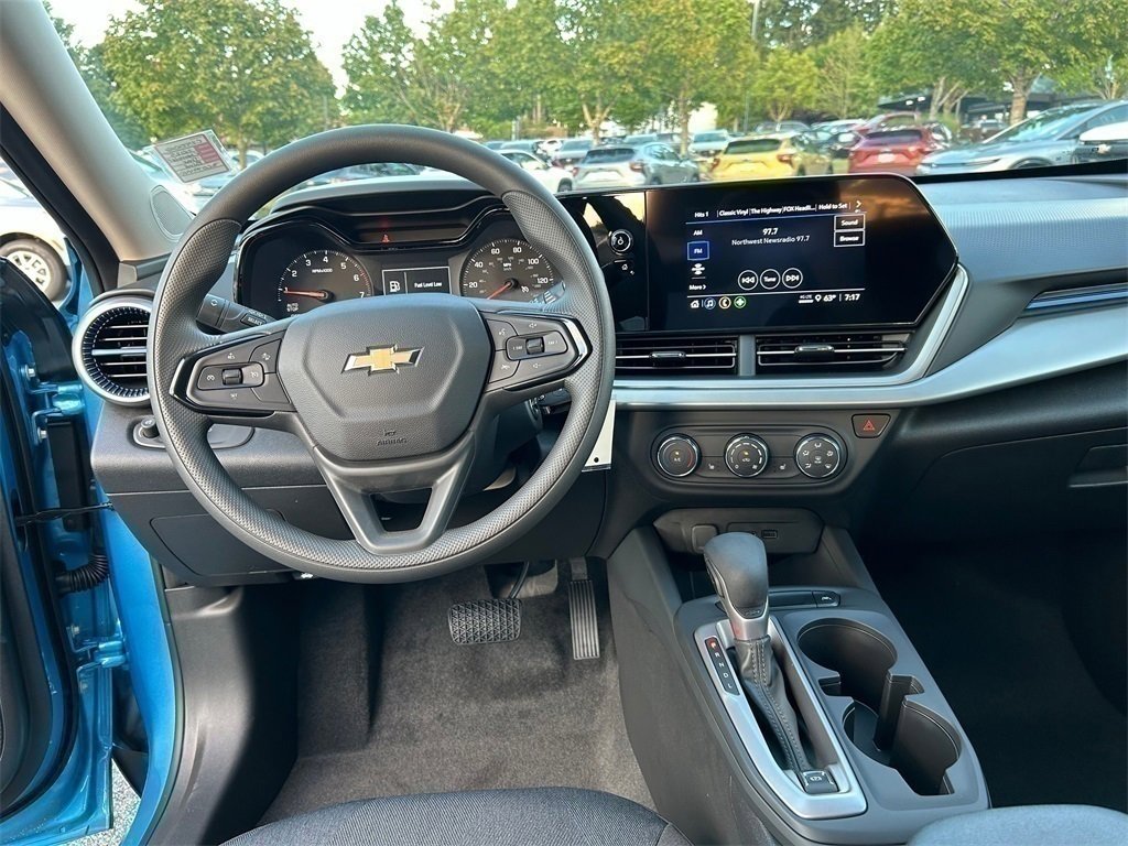 New 2025 Chevrolet Trax LS w/ LS Convenience Package FWD image 14