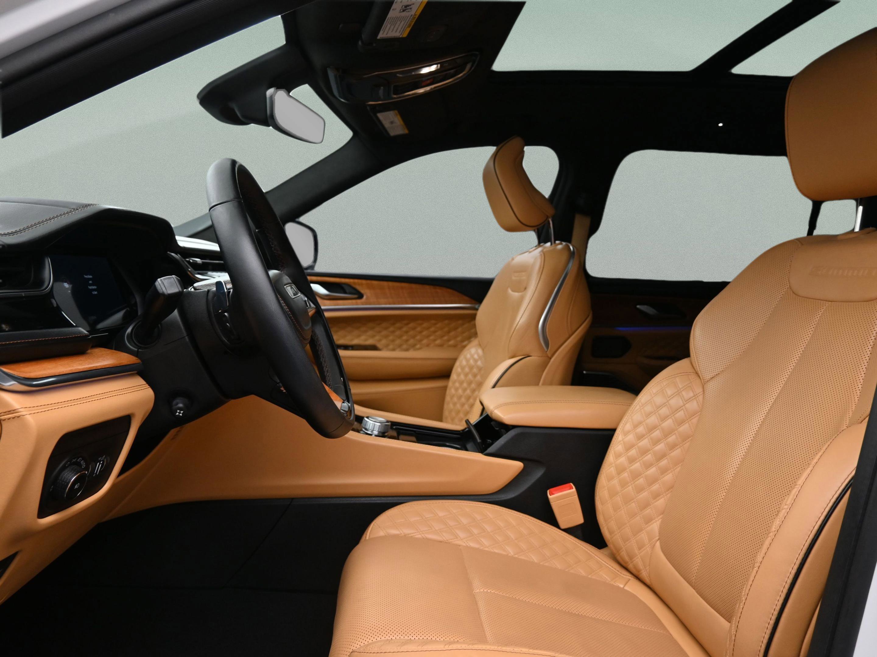 Used 2024 Jeep Grand Cherokee L Summit image 17