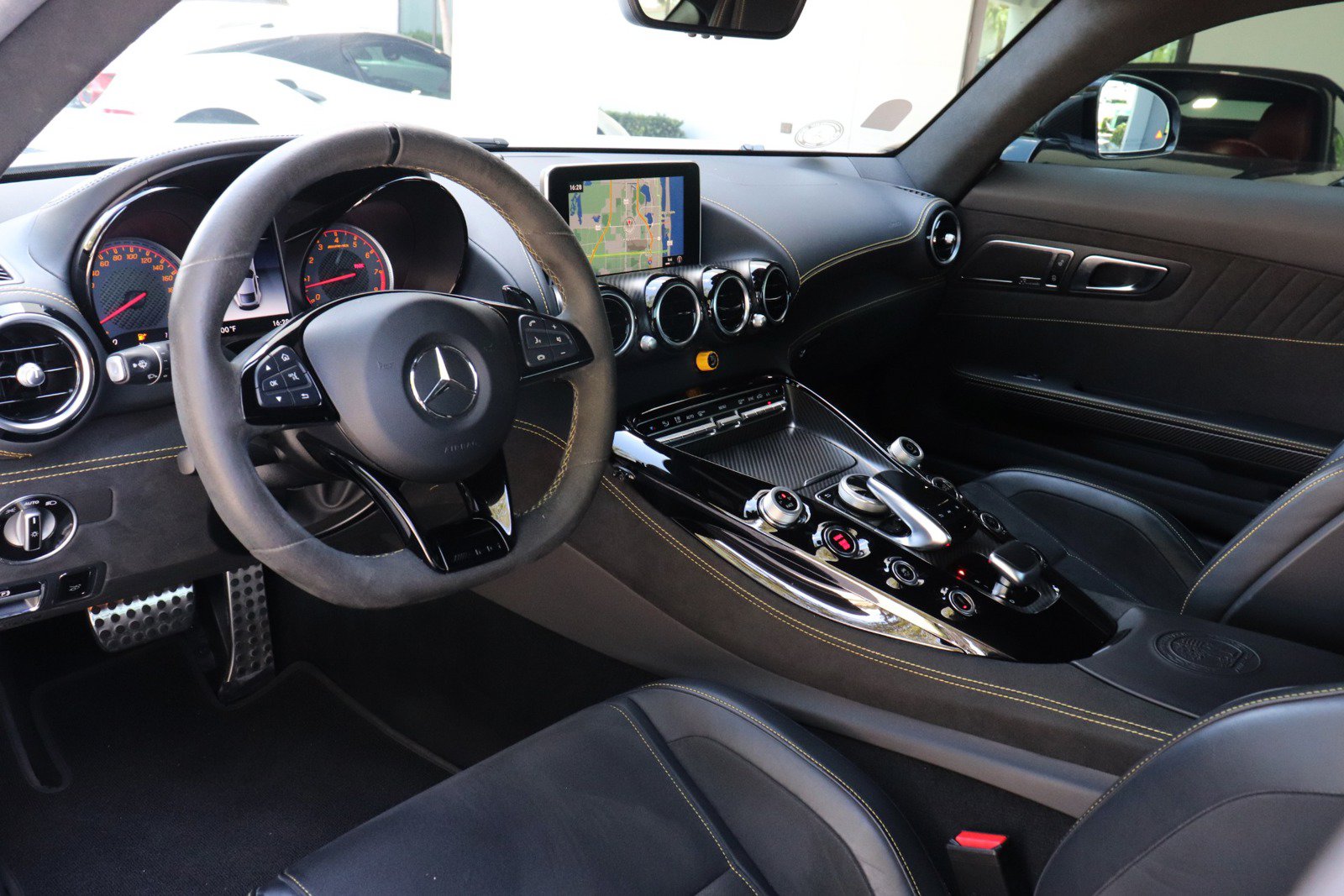 Used 2018 Mercedes-Benz AMG GT R image 10