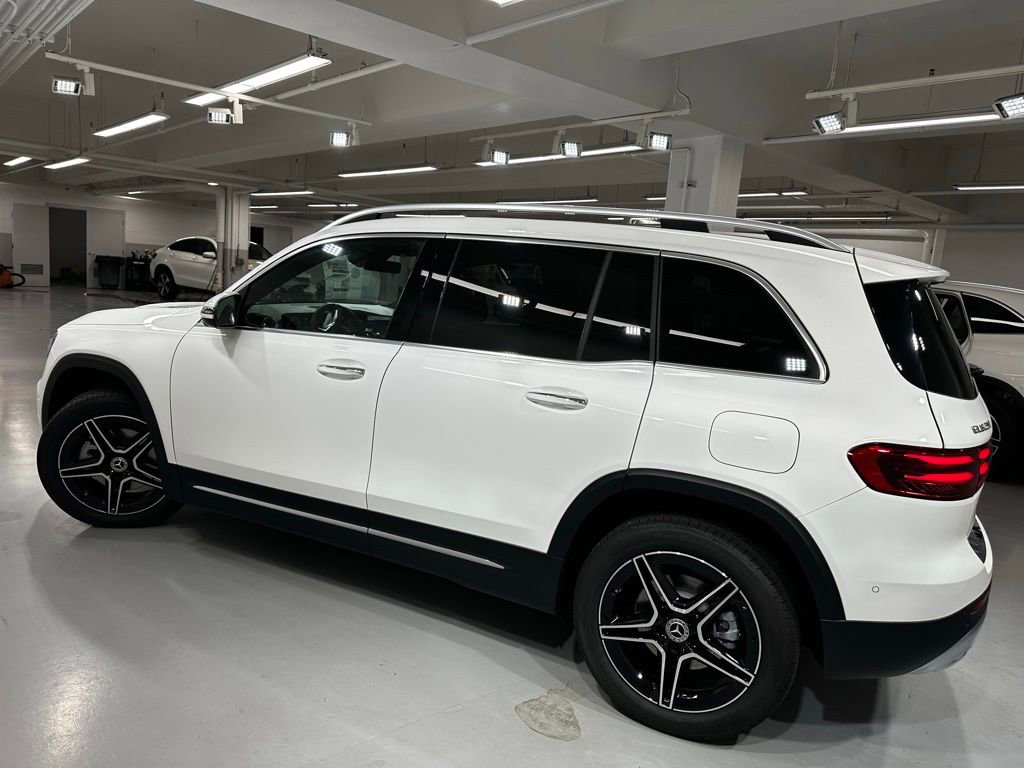 New 2026 Mercedes-Benz GLB 250 4MATIC image 3
