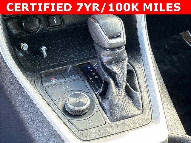 Used 2021 Toyota RAV4 XLE Premium image 23