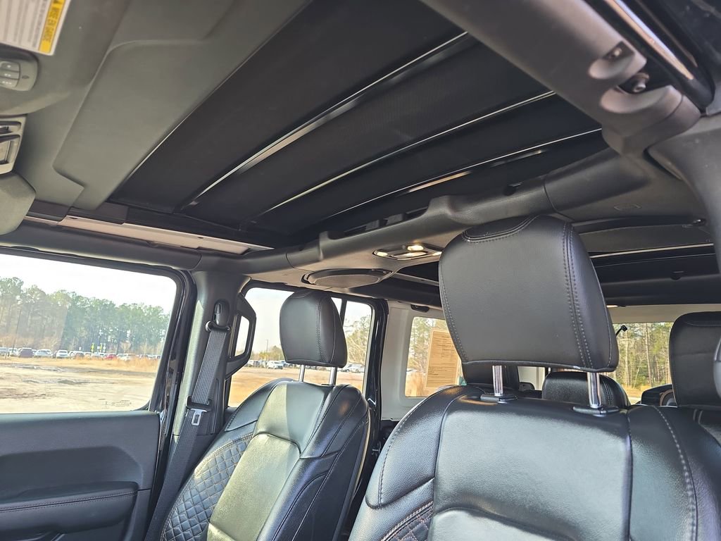 Used 2021 Jeep Wrangler Unlimited Sahara image 35
