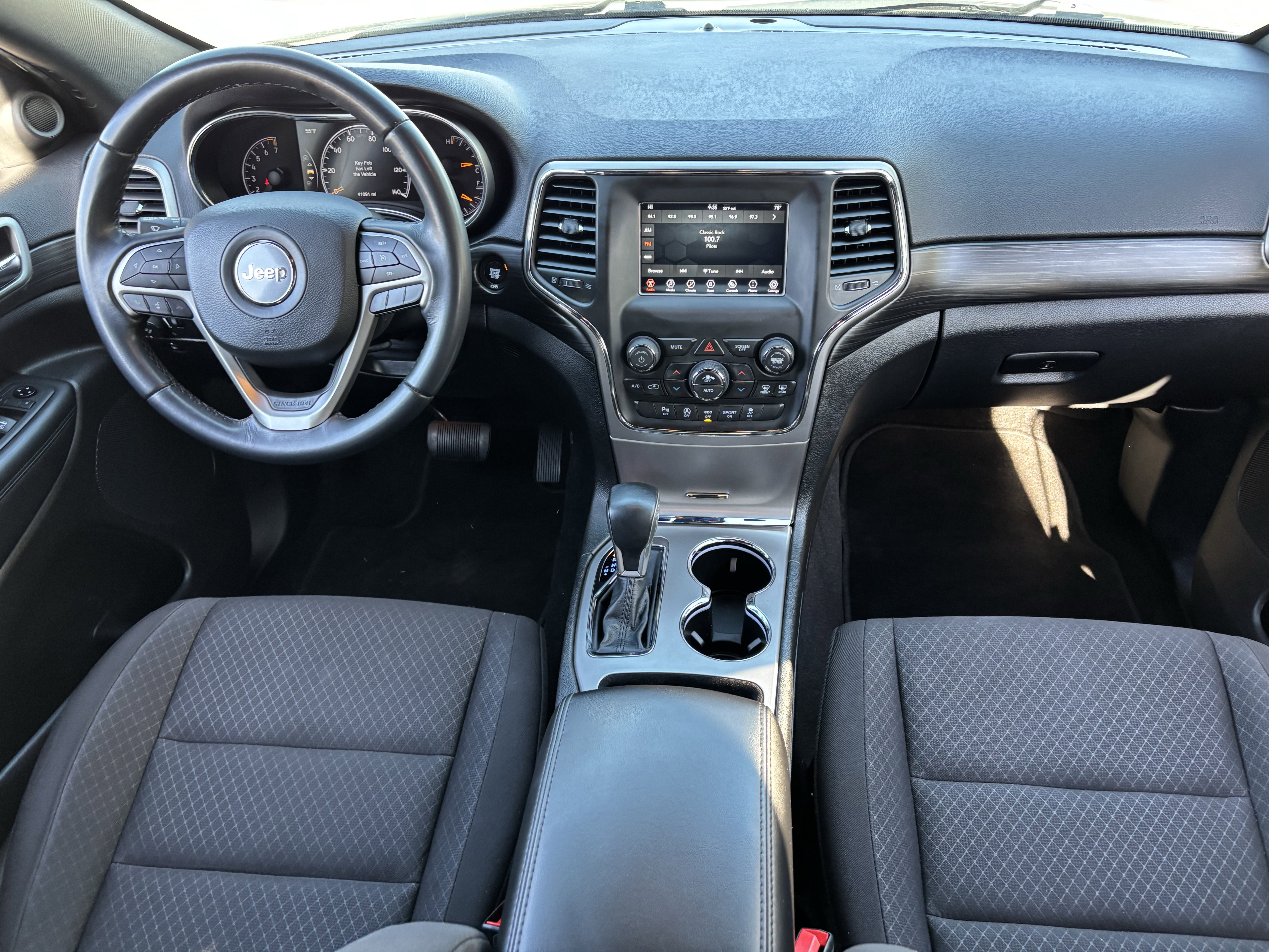 Used 2021 Jeep Grand Cherokee Laredo image 14