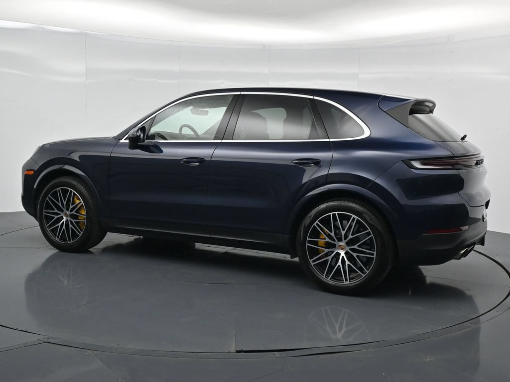 Certified 2025 Porsche Cayenne S AWD/4WD image 3
