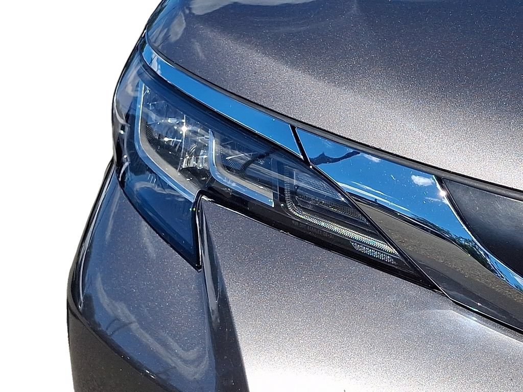 Used 2023 Toyota Sienna XLE FWD image 10
