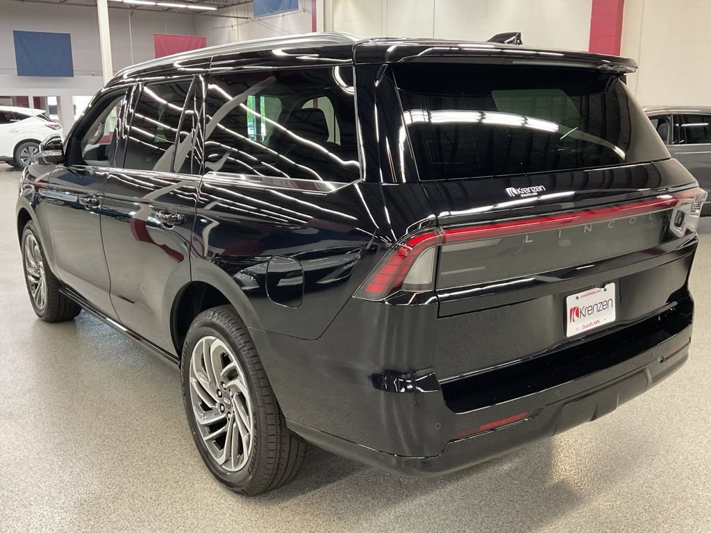 New 2027 Lincoln Navigator Reserve AWD/4WD image 7