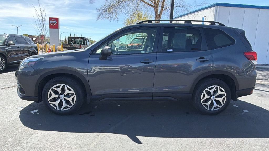 Used 2022 Subaru Forester Premium AWD/4WD image 6