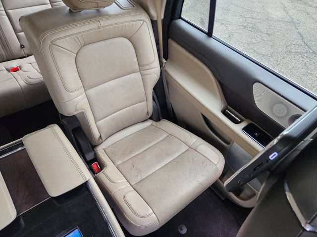 Certified 2023 Lincoln Navigator Reserve AWD/4WD image 17