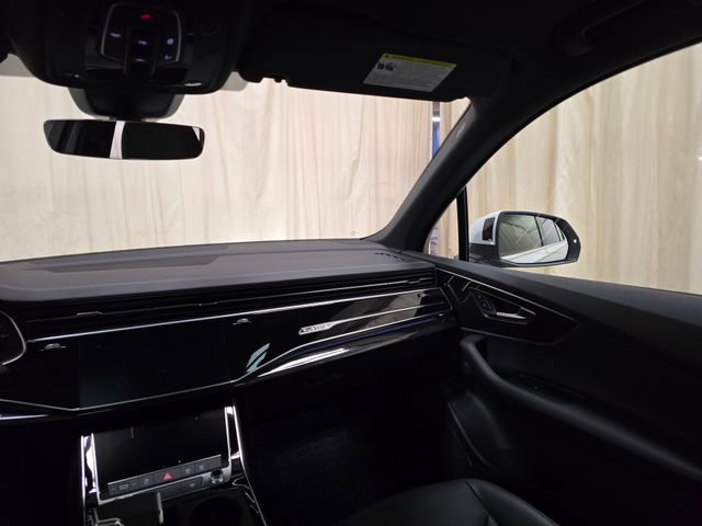Certified 2025 Audi Q7 3.0T Premium w/ Convenience Package image 34