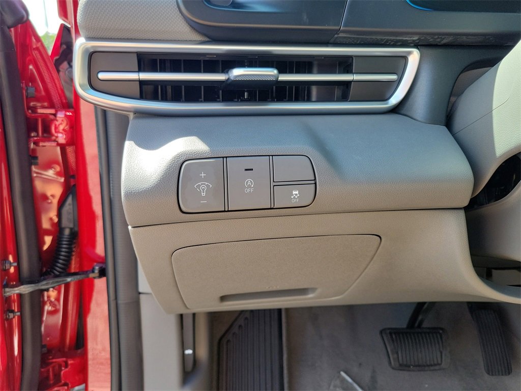 Used 2025 Hyundai Elantra SE image 11