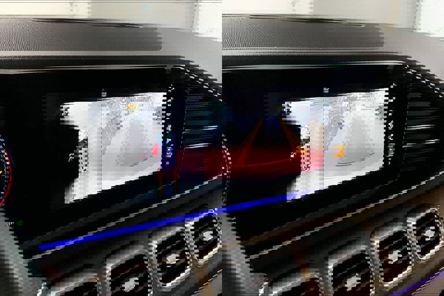 Used 2021 Mercedes-Benz GLE 350 4MATIC w/ Premium Package image 24