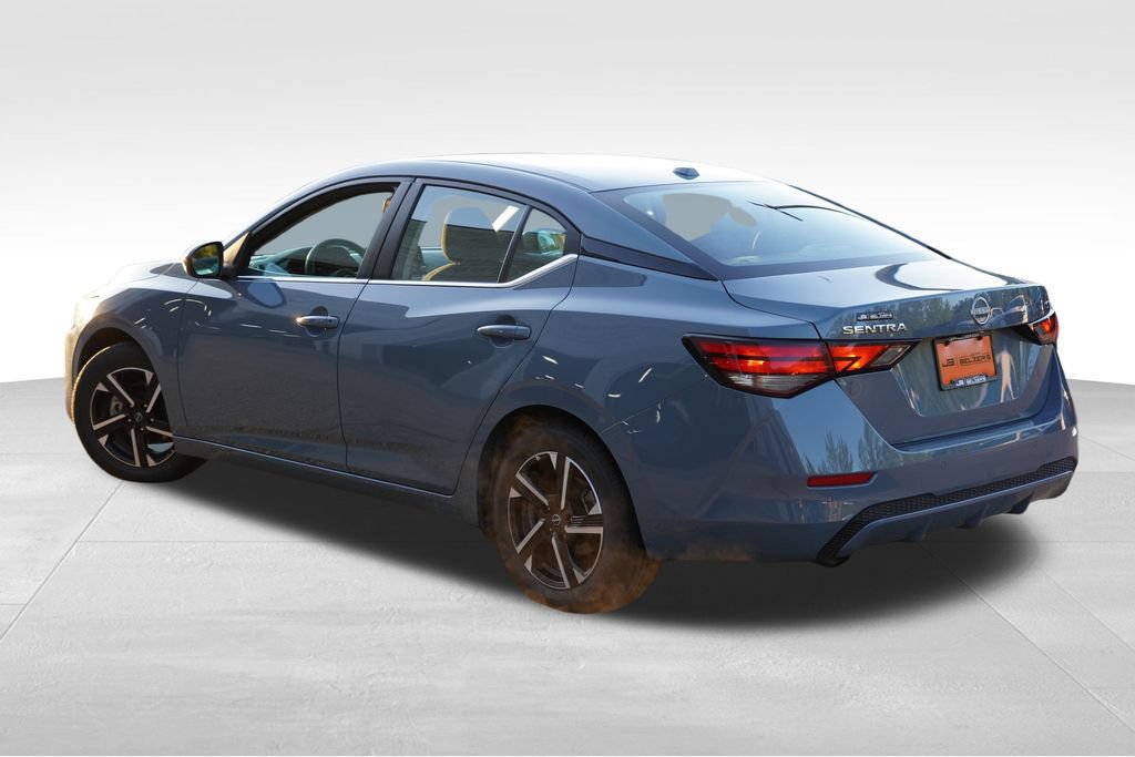 Used 2024 Nissan Sentra SV FWD image 7